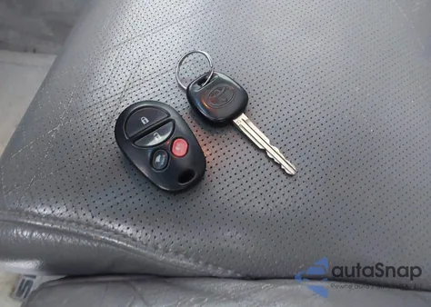 2011 Toyota Sequoia Platinum 5.7L V8 from USA, damaged, VIN 5TDDW5G1XBS051453